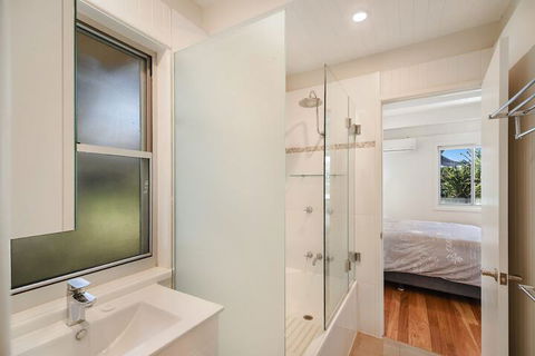 Peregians Viewing Deck, 324 David Low Way, Peregian Beach, Noosa Area - Accommodation Australia 7