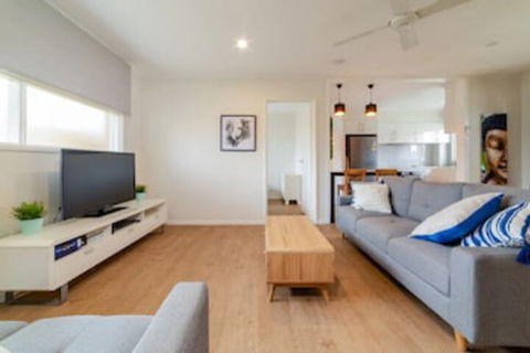 Peaceful 3 Bedroom Apartment In Ascot - Accommodation Australia 0