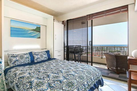 Spacious 2 Bedroom Apartment With Panoramic Views - Accommodation Australia 4