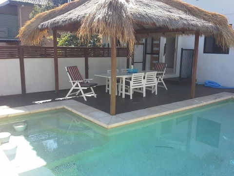 Minutes Walk To Peregian Beach & Surf! Unit 1 / 28 Pelican Street - Accommodation Australia 2