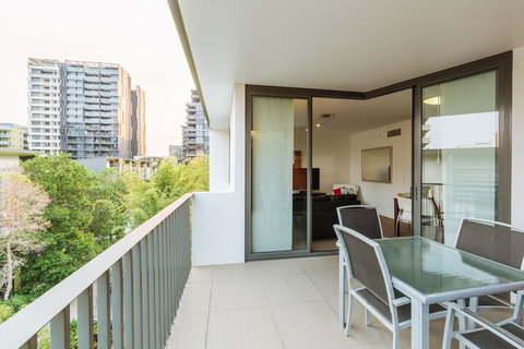 Airtrip Apartment On Merivale St - Australia Shopping 3