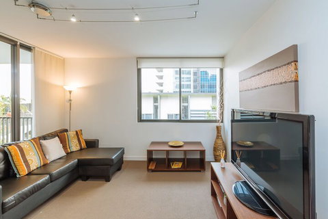 Airtrip Apartment On Merivale St - Australia Shopping 1