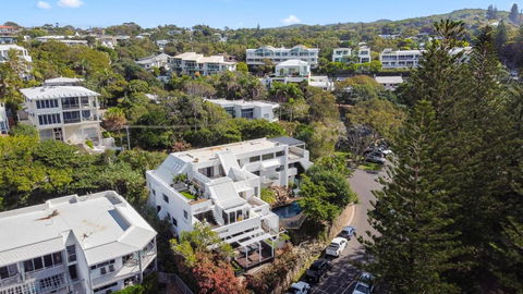 Luxury Beachside Apartment - Accommodation Australia 4