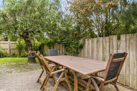 THE BEACH HIVE PET FRIENDLY (OUTSIDE ONLY) INLET SIDE - Accommodation Australia 6