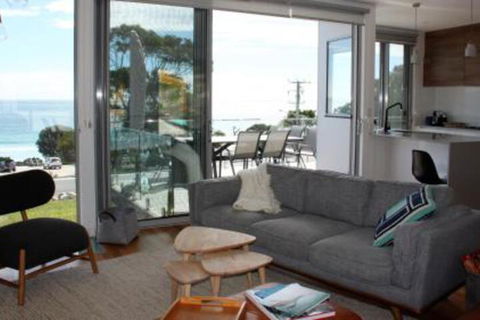 BEACHHOUSE BINALONG Luxury Waterfront Holiday House At Bay Of Fires - Accommodation Australia 3