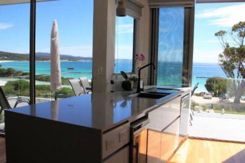 BEACHHOUSE BINALONG Luxury Waterfront Holiday House At Bay Of Fires - Accommodation Australia 4