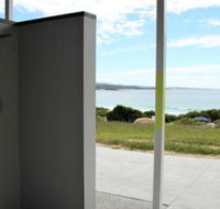 BEACHHOUSE BINALONG Luxury waterfront holiday house at Bay of Fires