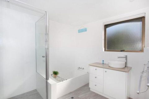 Unit 2 Cooltoro Court 7 Frank Street Coolum Beach 400 BOND LINEN INCLUDED - Accommodation Australia 4