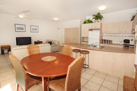 Unit 2 On The Park Coolum Beach - Accommodation Australia 5