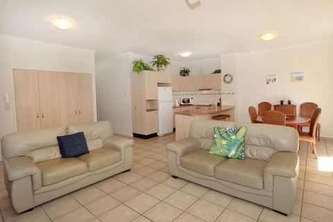 Unit 2 On The Park Coolum Beach - Accommodation Australia 2