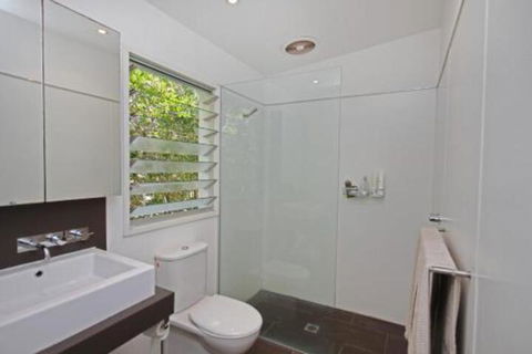 13 Ann Street Coolum Beach Pet Friendly Linen Included - Accommodation Australia 4