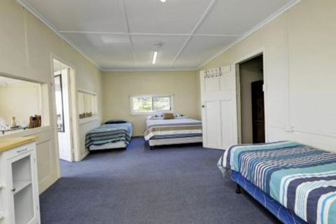 TRADEWINDS - Accommodation Australia 0