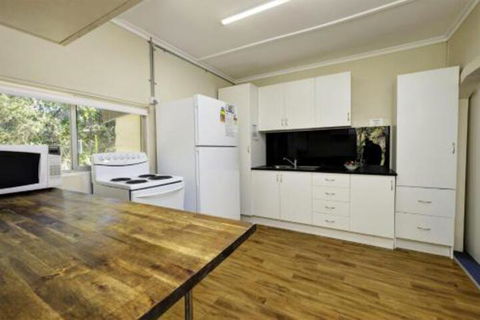 TRADEWINDS - Accommodation Australia 5