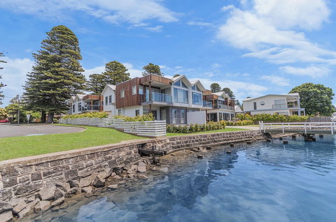 Absolute - Local Tourism 0