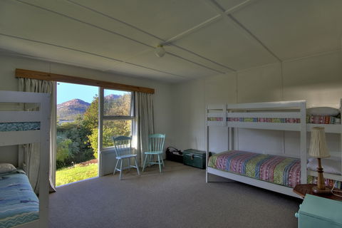 Freycinet Beachfront Retreat - Accommodation Australia 4