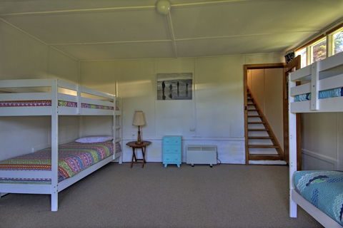 Freycinet Beachfront Retreat - Accommodation Australia 6