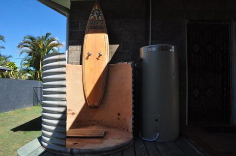12 Zircon Street Renovated Beach Shack With The Perfect Blend Of Comfort & Coastal Cool - Accommodation Australia 2