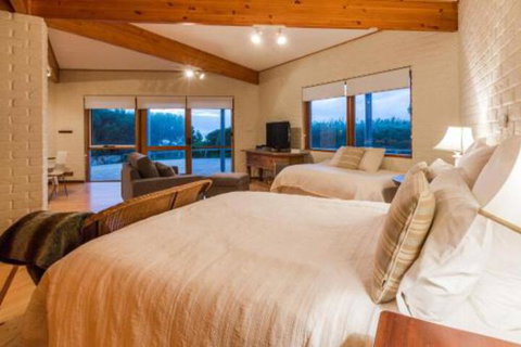 Yallingups Best Located Beach House - Local Tourism 7