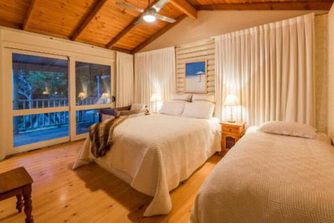 Yallingups Best Located Beach House - Local Tourism 3