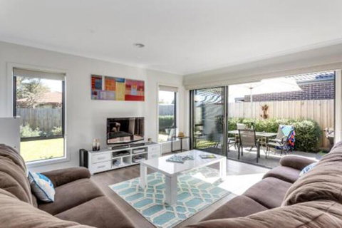 Once Upon A Tide - Accommodation Australia 0