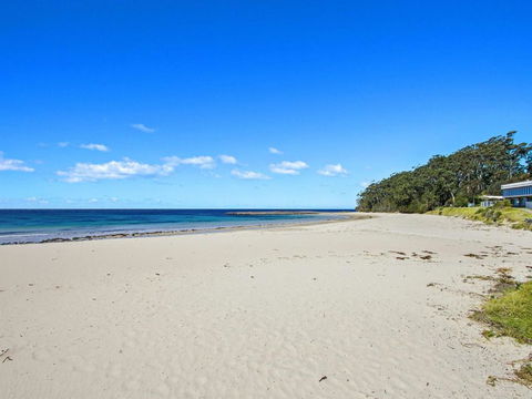 DAVIES STREET MOLLYMOOK 4 / 14 - Accommodation Australia 4