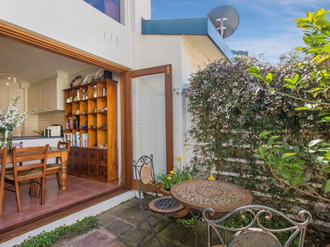 SEAVIEWS MORNINGTON.... - Accommodation Australia 3