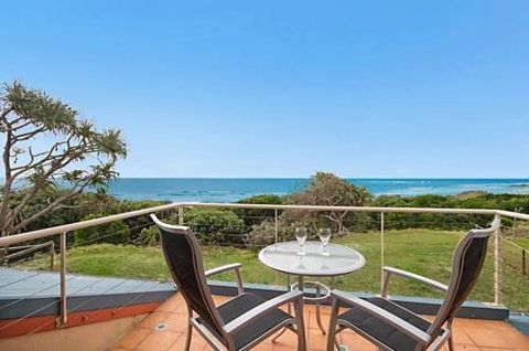 Absolute Beachfront At Hastings - Local Tourism 3