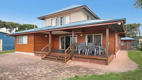Absolute Beachfront At Hastings - Local Tourism 5