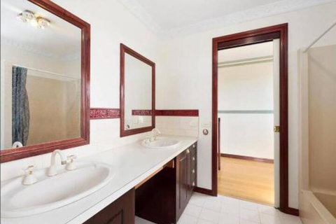 GUMS & ROSES Family Home In The Heart Of Town. - Bed n Breakfasts 3