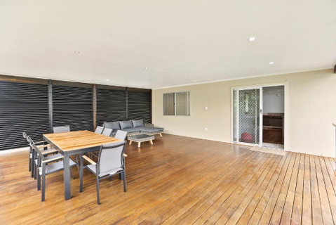 Beach Home In Golden Triangle - Accommodation Australia 3