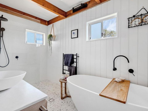 Rennies Retreat Bushland & Ocean Views - Accommodation Australia 6