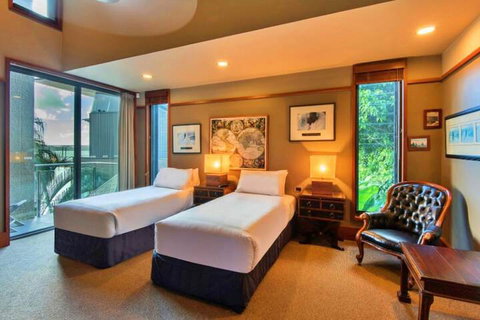 Yacht Club 19 Bijou De Mer 2 Buggies - Accommodation Australia 6