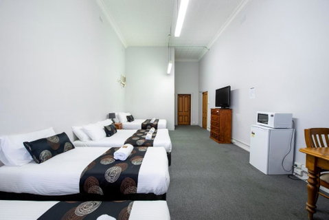 City Centre Motel Hotel - Australia Shopping 4