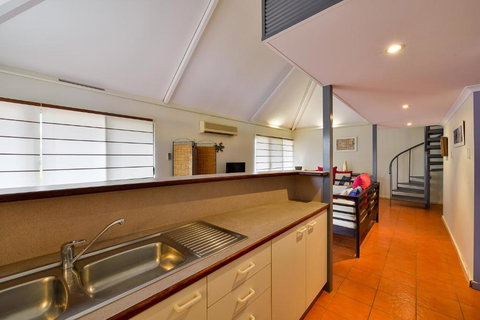 Osprey Holiday Village Unit 112 Vibrant 3 Bedroom Holiday Villa With A Pool In The Complex - Local Tourism 5