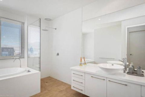 SEA NOOK Seconds From The Beach - Local Tourism 5