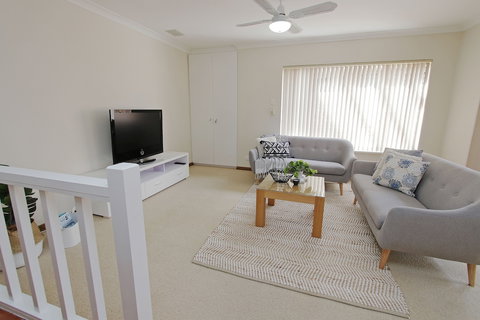 Alexandra Villa - Australia Shopping 5