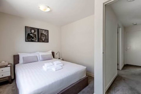 Spacious 2 Bedroom Inner City Townhouse With Private Rooftop - Local Tourism 0