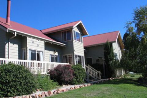 Alpine Stag Lodge Unit 2 - Accommodation Australia 0
