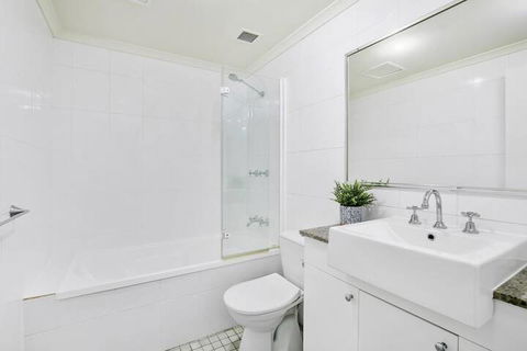 HOLT1 Crows Nest Holtermann Street - Local Tourism 1