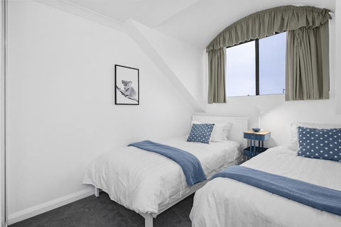 HOLT1 Crows Nest Holtermann Street - Local Tourism 2