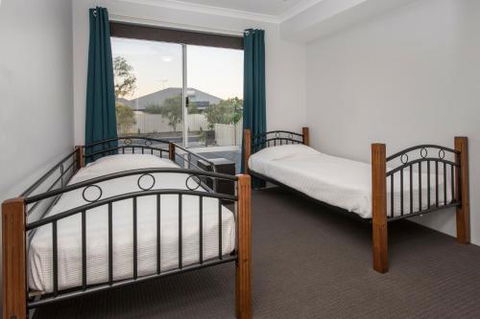 Fairway Isle - Accommodation Australia 6