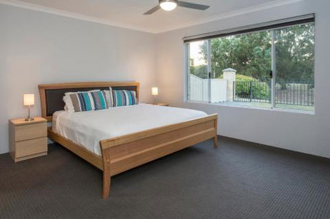 Fairway Isle - Accommodation Australia 4