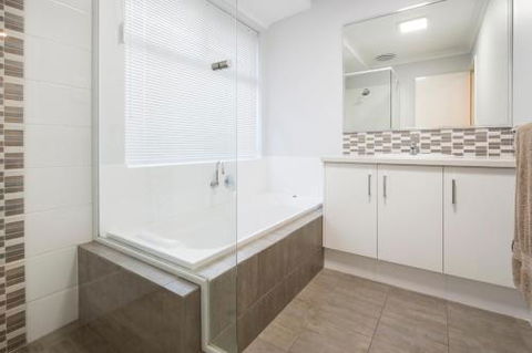 Fairway Isle - Accommodation Australia 1