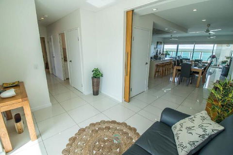 ZEN By THE WATER Darwins Premier Family Retreat - Accommodation Australia 4