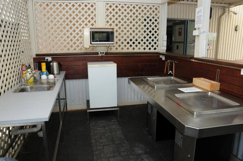 Absolute Beachfront With Million Dollar Views - Australia Shopping 6