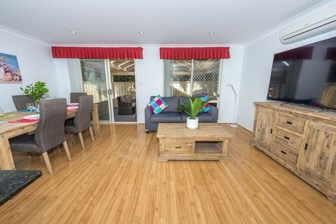 Ajax Avenue 2 / 35 Nelson Bay - Accommodation Australia 1