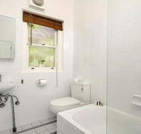 Spacious Two Bedroom Apartment in Crows Nest HUNT1 - Local Tourism