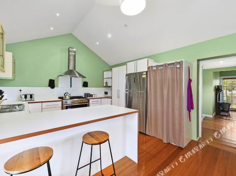 Family Friendly Weatherboard Cottage - Accommodation Australia 4