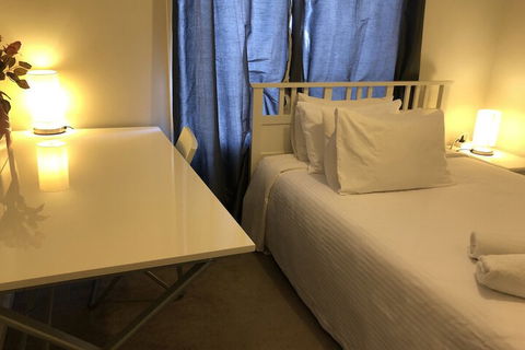 Apple House - Accommodation Australia 7