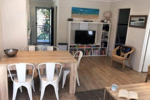 ALOHA At BLUEYS - Australia Shopping 0